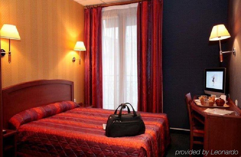 فندق نويي سور سينفي  فندق Charlemagne الغرفة الصورة